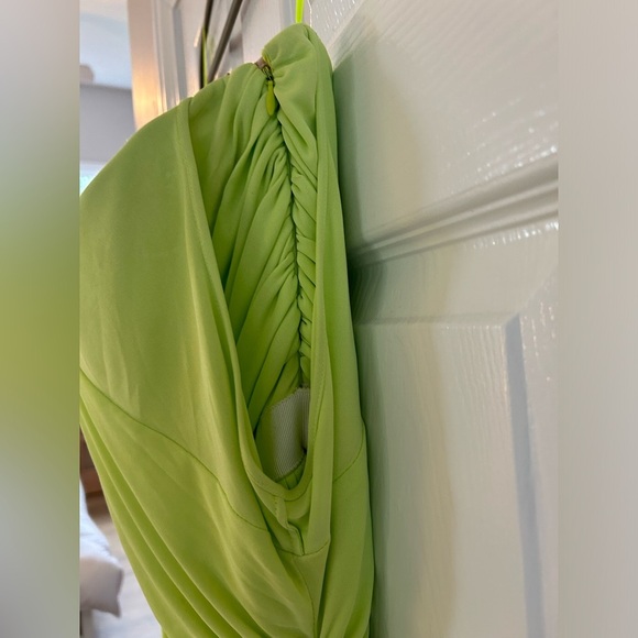 GIAMBATTISTA VALLI DESIGNER GREEN DRESS - Picture 5 of 6